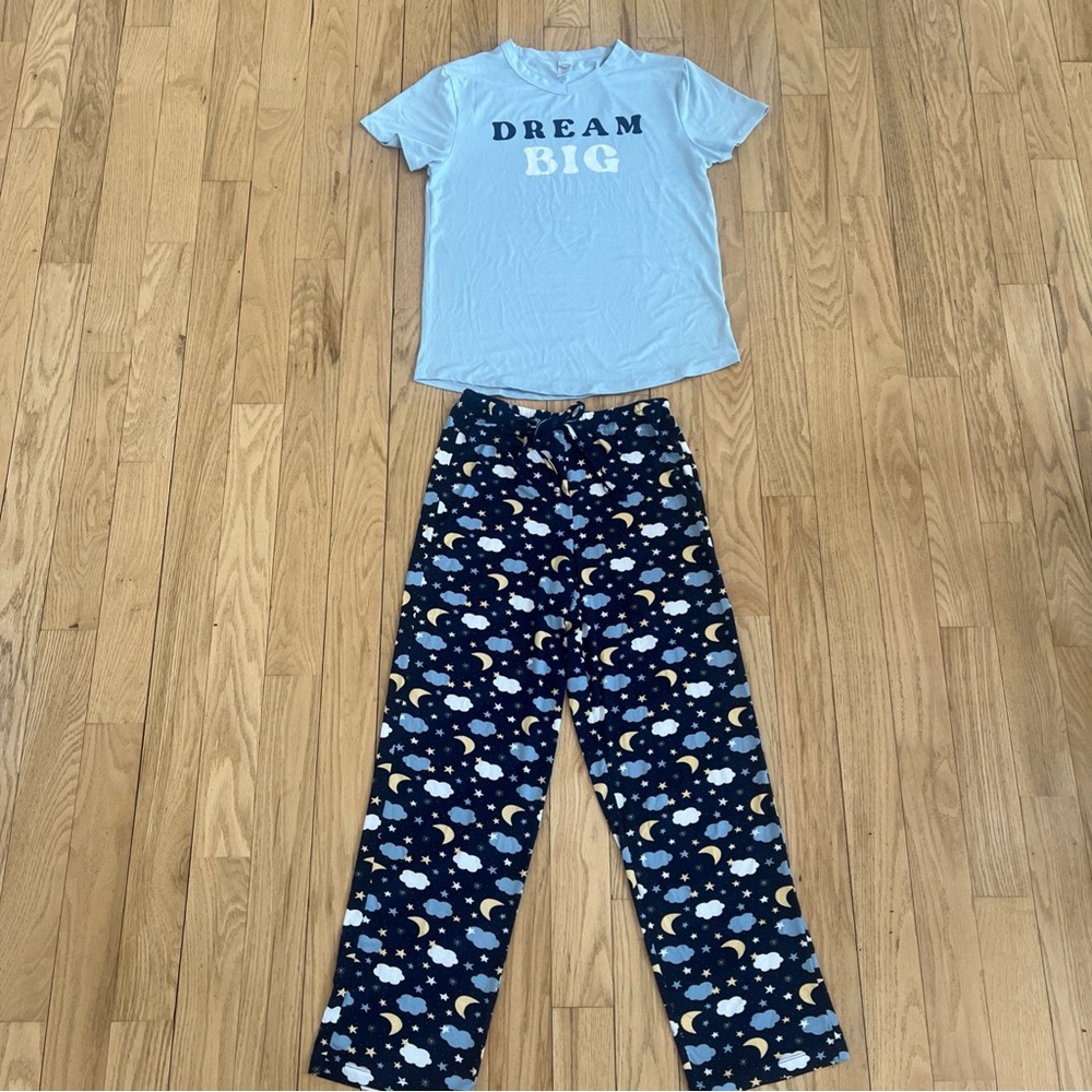 Mia & Tess Dream Big Pajama Set - size M Blue -  Moon clouds & stars